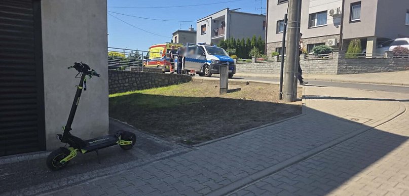 15-latek zjeżdżał "z górki". Nie zatrzymał się w porę. Wtedy nadjechało Volvo