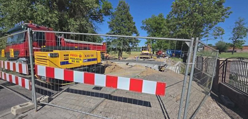 Dni Pępowa coraz bliżej, a tu taki widok! Już wiadomo, że wykonawca nie zdąży