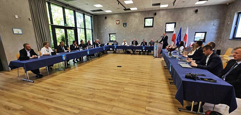 Krobia szykuje dla nich podwyżki. Wszyscy mają dostać po równo. Wiemy ile i za co