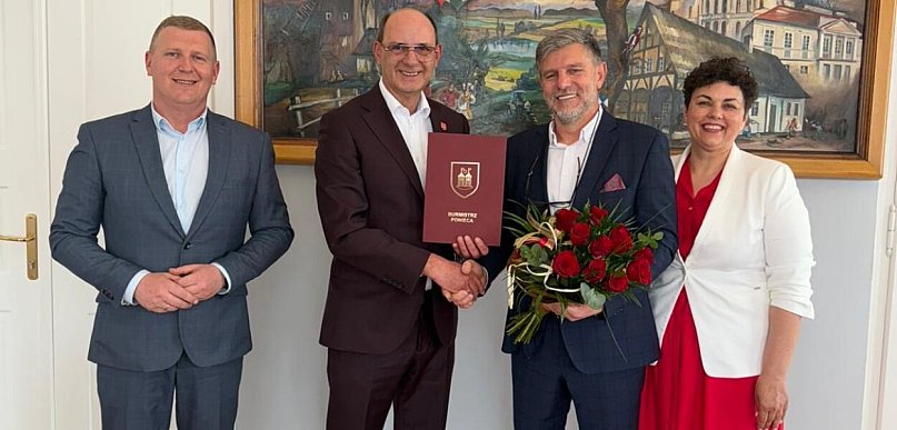 Zaczynał 30 lat temu jako nauczyciel. Od tej pory wiele się zmieniło. Właśnie...