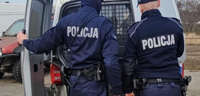"Majstry" z lepkimi łapkami. Robotę skończyli, ale kobieta się połapała...