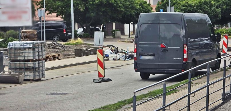 Przebudowa wchodzi w kolejną fazę, ale część kierowców wciąż jeździ "pod prąd"