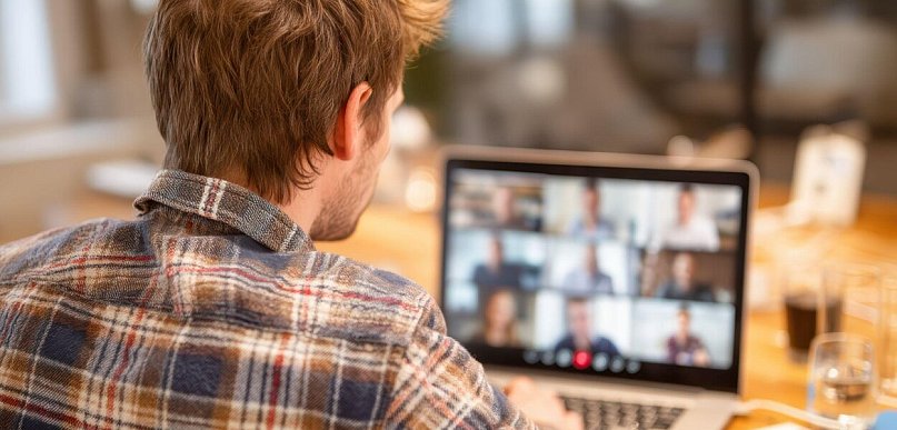 Home office bez zakłóceń. Dlaczego szybki światłowód to podstawa stabilnej...