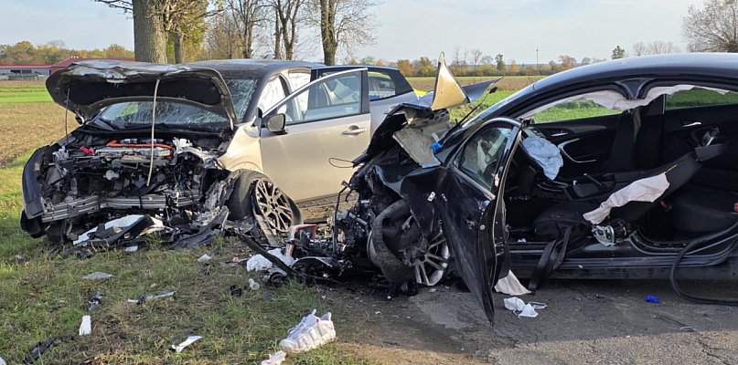 Poważny wypadek na trasie Wziąchów-Pogorzela. Cztery osoby w szpitalu... - 84149