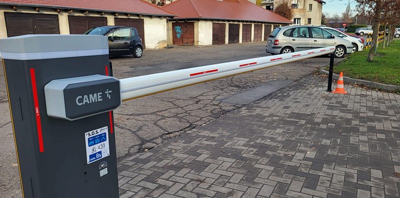 Koniec z wjazdem na osiedle! Mieszkańcy powiedzieli dość. "Obcy dostali szlaban" - 84551