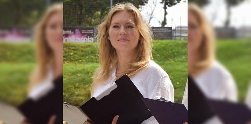 Gruszek na wierzbie raczej nie obiecywała. Może dlatego awansowała. Na dyrektorkę. - 85296