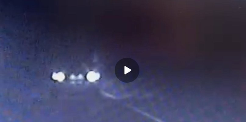 Mgła, gaz do dechy i Cupra w lusterku. A prawko jeszcze pachniało nowością - 85572