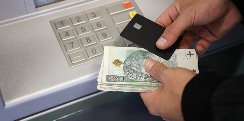 Rzadko kiedy mówi się o tym wprost! Ile mogą zarobić urzędnicy? Sprawdzamy - 86065