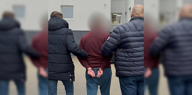 Wolność trwała jeden dzień. Chwycił ojca za szyję i znów groził, że go zabije - 86935