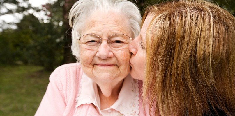 ZUS przyspiesza wypłatę "trzynastek". Niektórzy dostaną jeszcze przed świętami