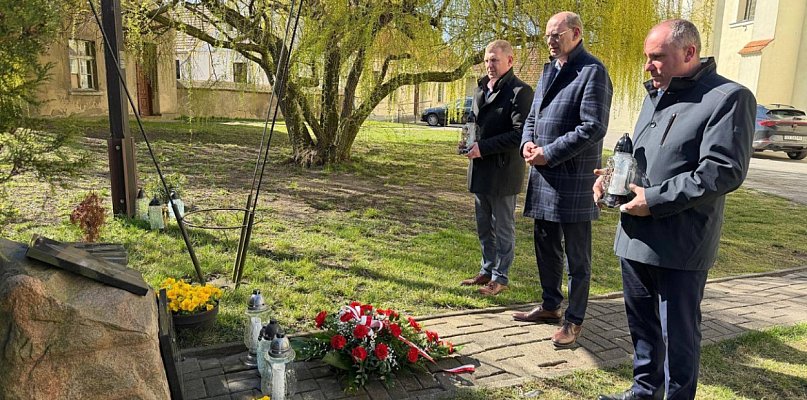 Władze Ponieca pamiętały o 21. rocznicy śmierci pierwszego, honorowego obywatela