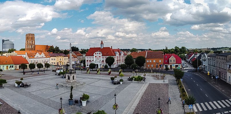 Na rynku stoi pusty maszt. Czy Gostyń przestanie być miastem bez własnej flagi?