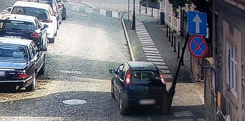 To była szybka akcja. 18-latek nie zdołał się "otrząsnąć" a już przy nim stali