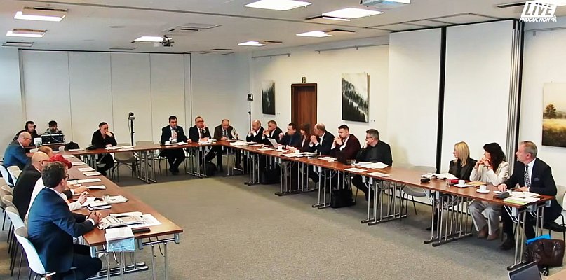 Pięcioro burmistrzów i wójtów z naszego powiatu "za" podwyżką. Nowa stawka od...
