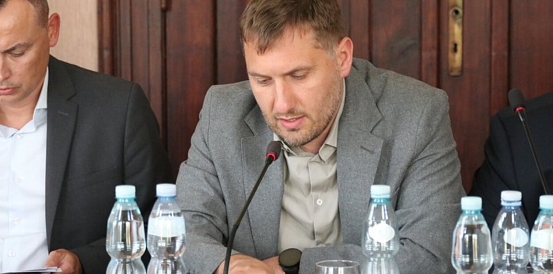 Studia podyplomowe pod lupą radnych. W tle afera Collegium Humanum