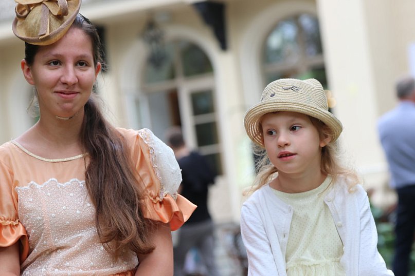 Imieniny Elżbiety w zamku w Rokosowie