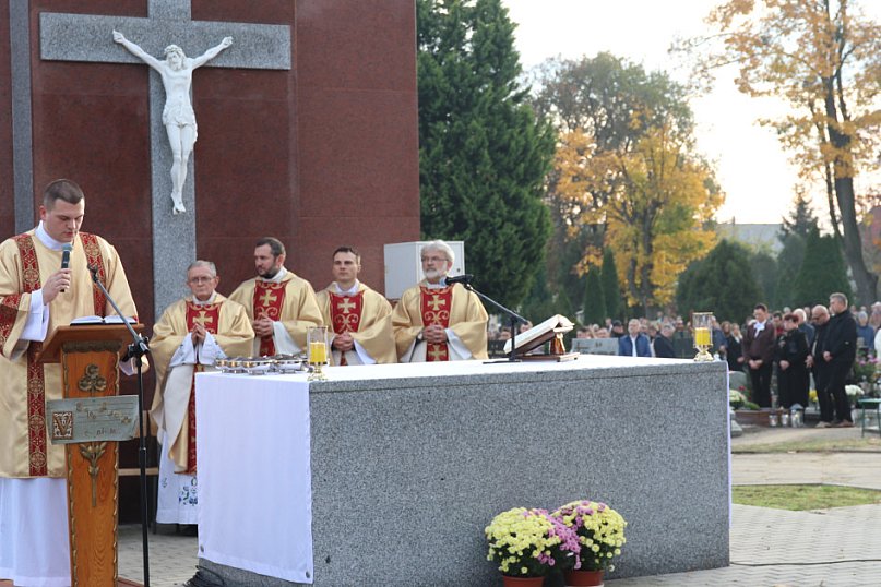Dzień Wszystkich Świętych 2025 w Gostyniu