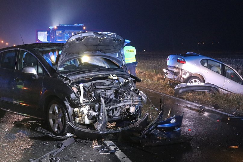 Trzy samochody zderzyły się na DK12 pod Gostyniem