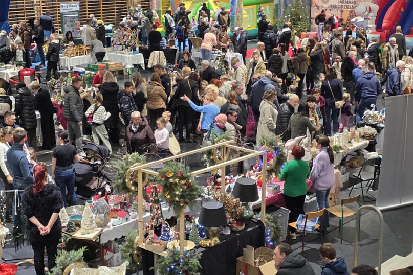Bożonarodzeniowy jarmark w gostyńskim liceum