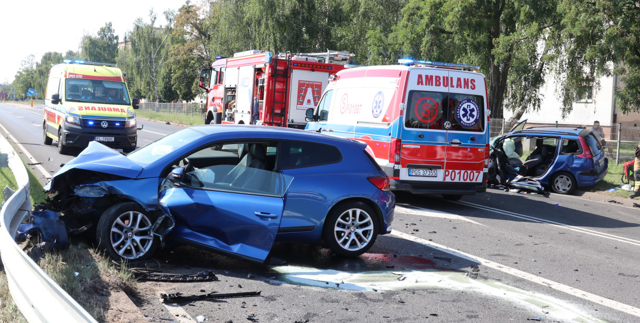 Śmiertelny wypadek na skrzyżowaniu! Nie żyje kierowca. Jechał z wnukiem
