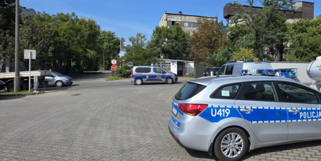 Przed firmą pełno ludzi i policja, co tam się stało? Na teren spółki wkroczył...