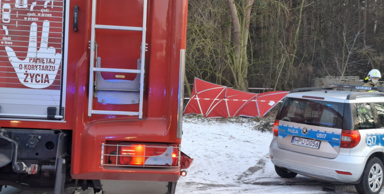 Nie żyje 75-letni mężczyzna. Jego ciało znaleziono w rowie z wodą