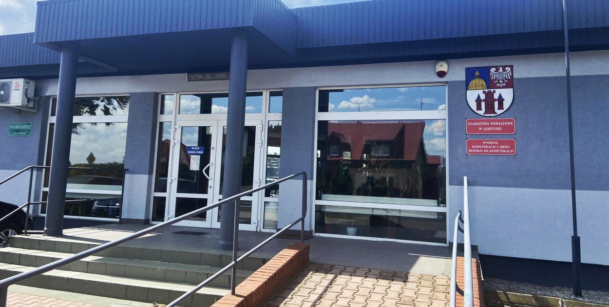 Niewiele osób się decyduje. Dane Wydziału Komunikacji pokazują to czarno na białym