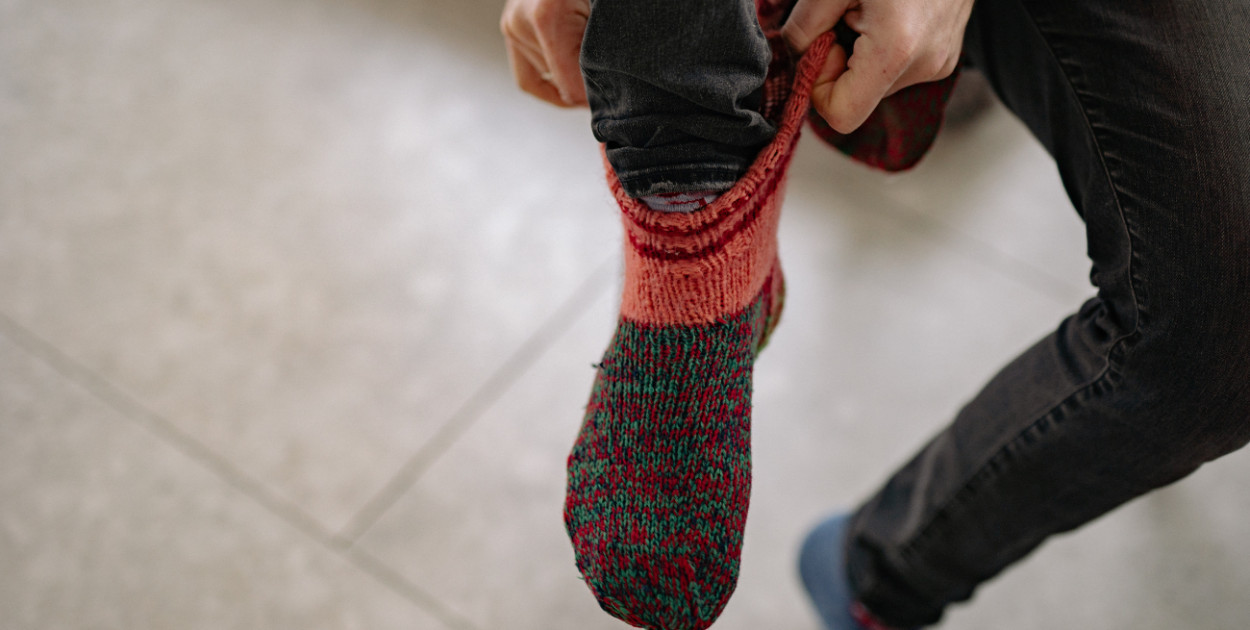 To nie było normalne. Biegał w samych skarpetkach! Nie słuchał, nie chciał...