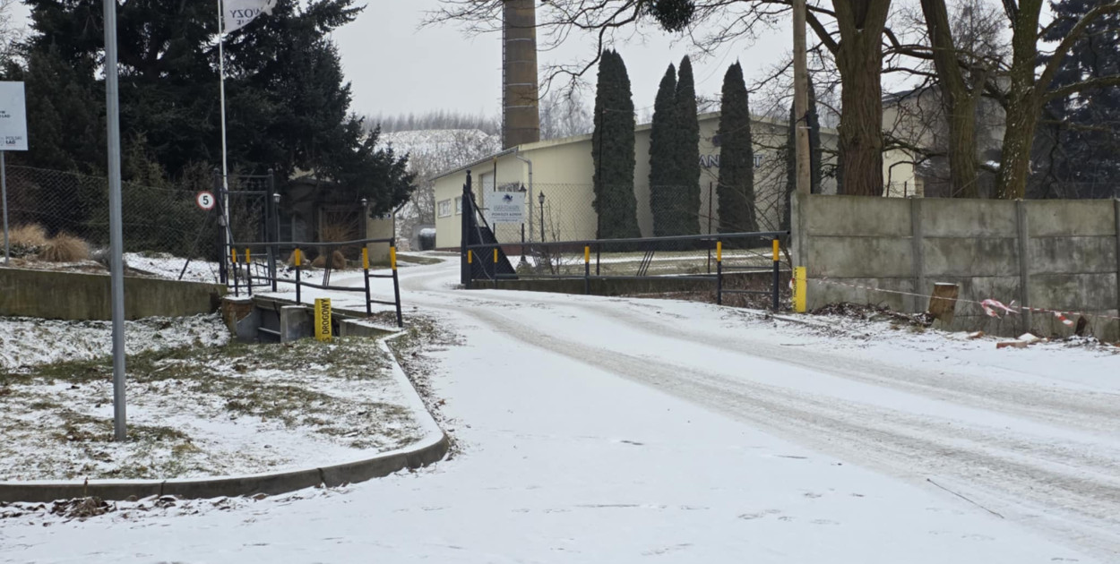 Remont się opóźnia. Przeszkody są dwie. Pierwsza to kolizja, druga pozwolenie...