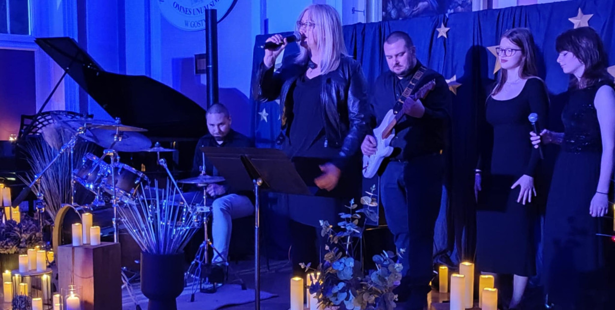 Gostyńskie liceum w blasku świateł! Poprzeczka została ustawiona wysoko