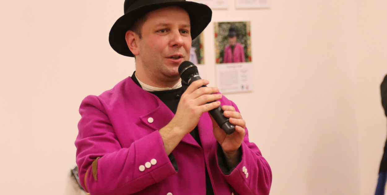 Prowadzi zespół, własne gospodarstwo... Teraz przyjął stanowisko z-cy dyrektora