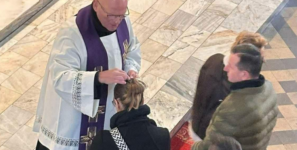 Czy trzeba iść do kościoła w Środę Popielcową? Wyjaśniamy zasady