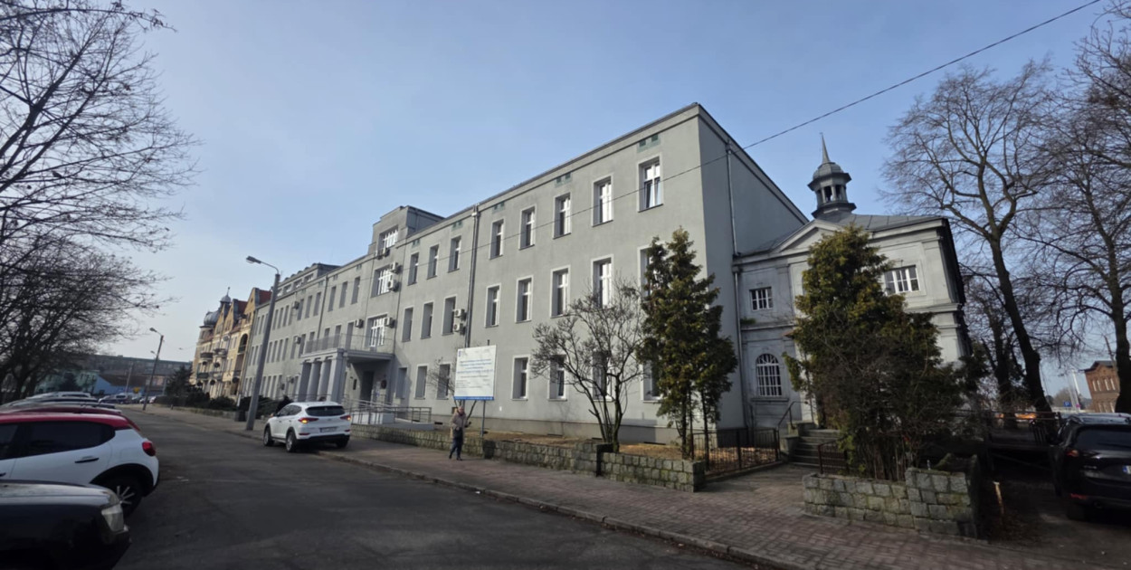 Zdecydowały kwestie bezpieczeństwa! Bez nich budynek wygląda inaczej...