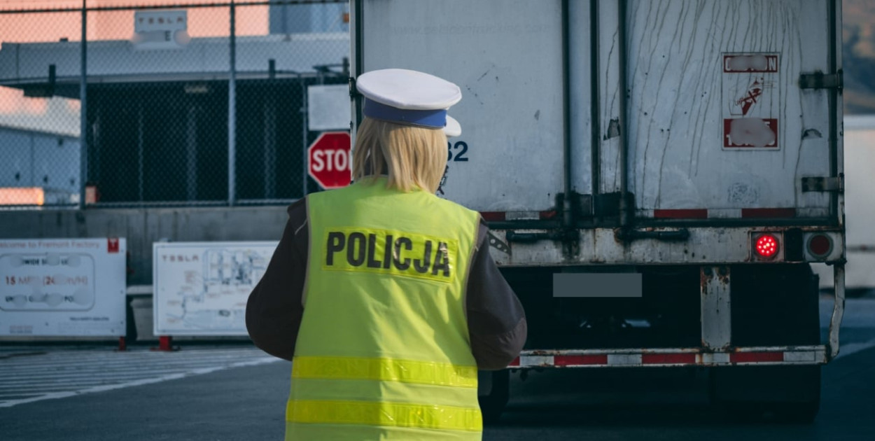 Zatrzymali go za prędkość. Prawdziwy problem wyszedł dopiero przy rozmowie