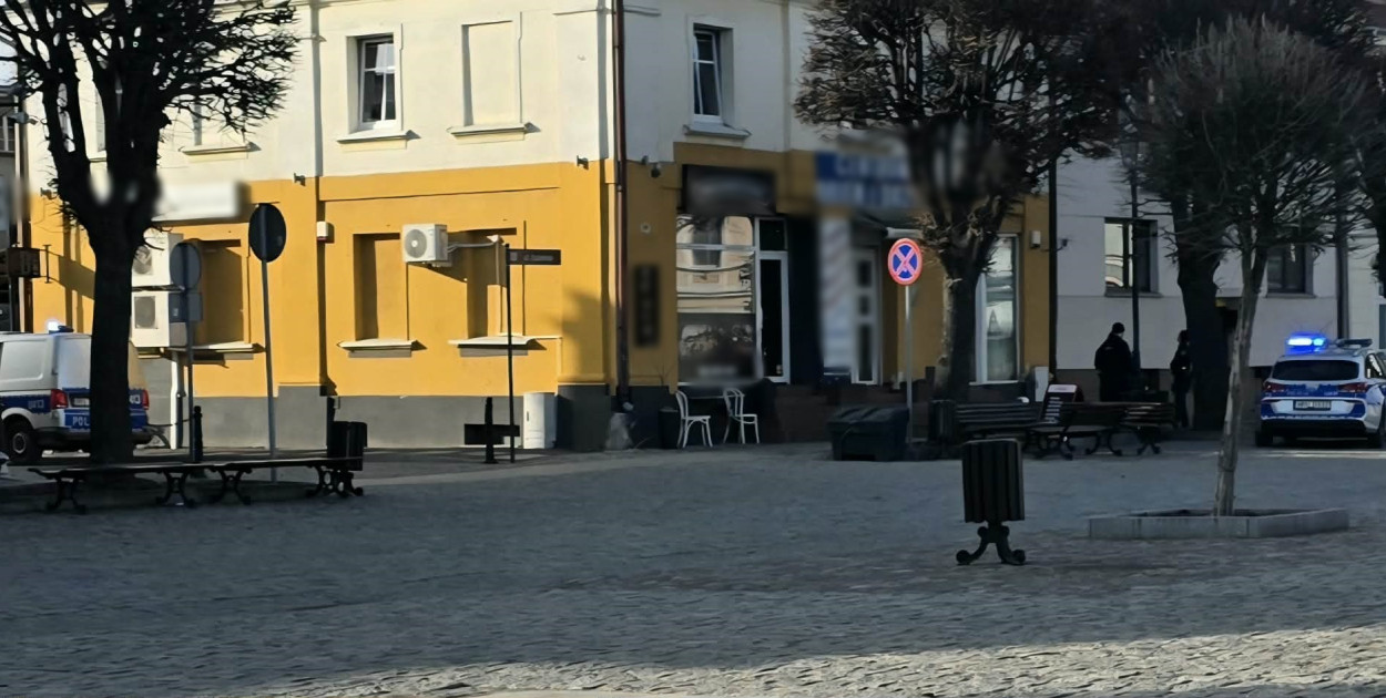 Gdy weszli do środka zobaczyli 41-latka z obrażeniami głowy i klatki piersiowej...