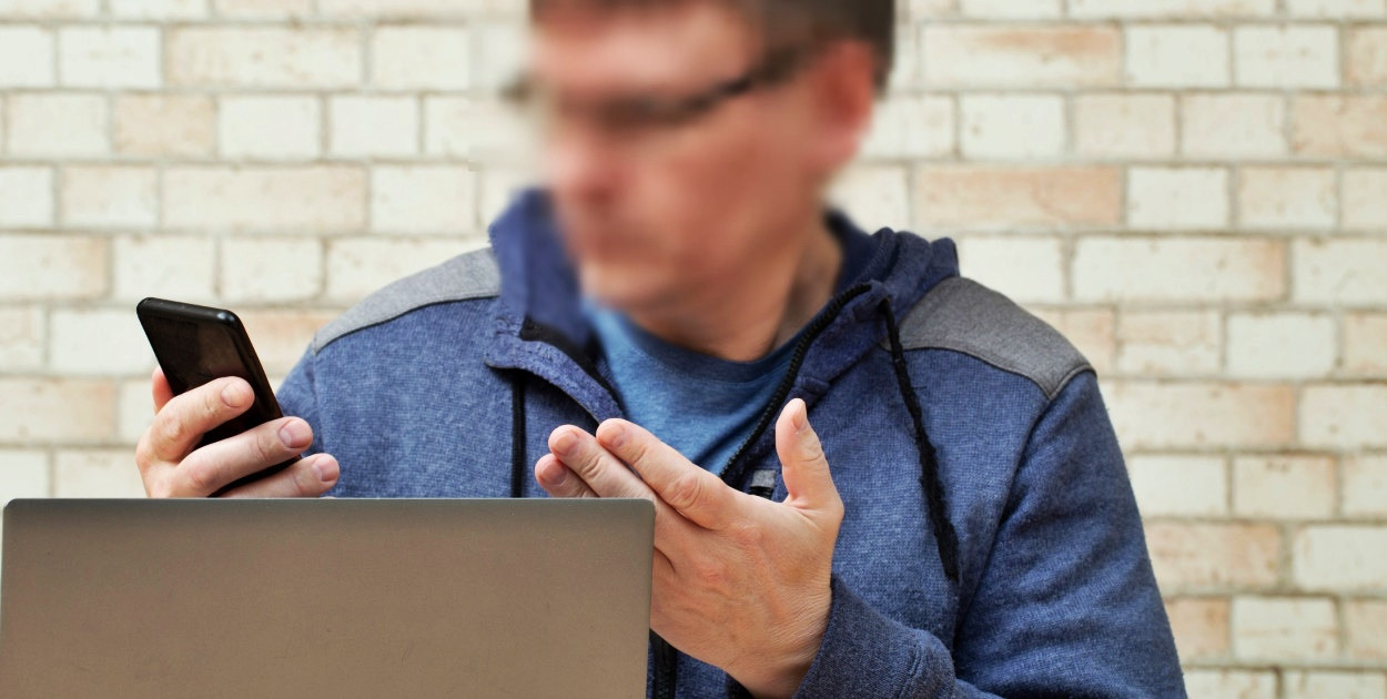 Napisał do niego "znajomy". Chwilę później był biedniejszy o kilka tysięcy...