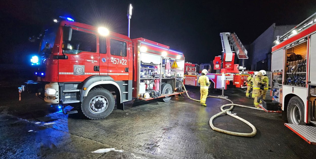Pożar w zakładach mięsnych. Akcja gaśnicza trwała ponad sześć godzin.