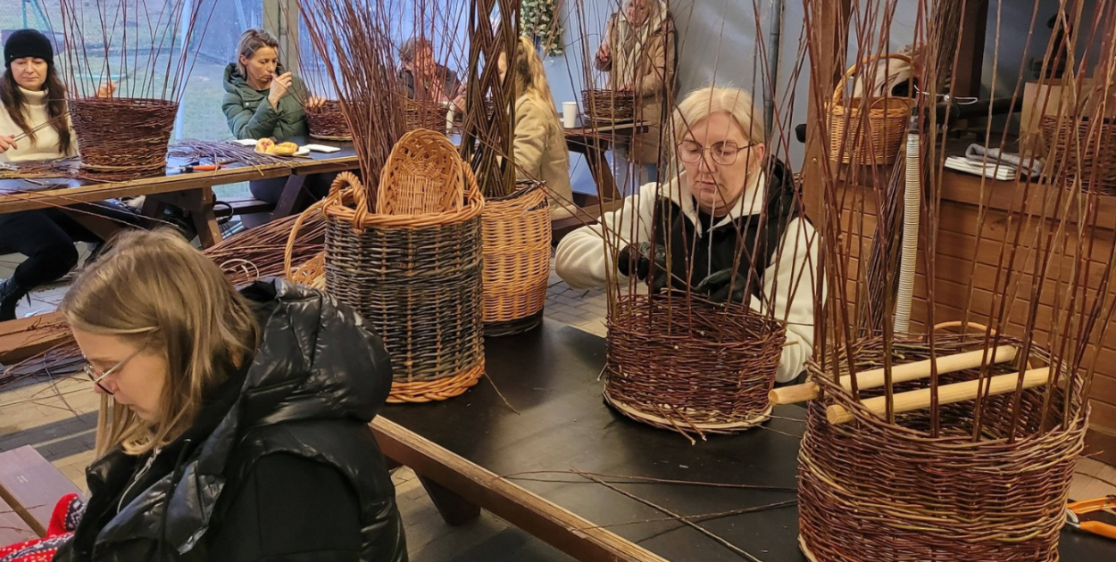 KGW Bogusławki zorganizowało warsztaty wyplatania koszyków