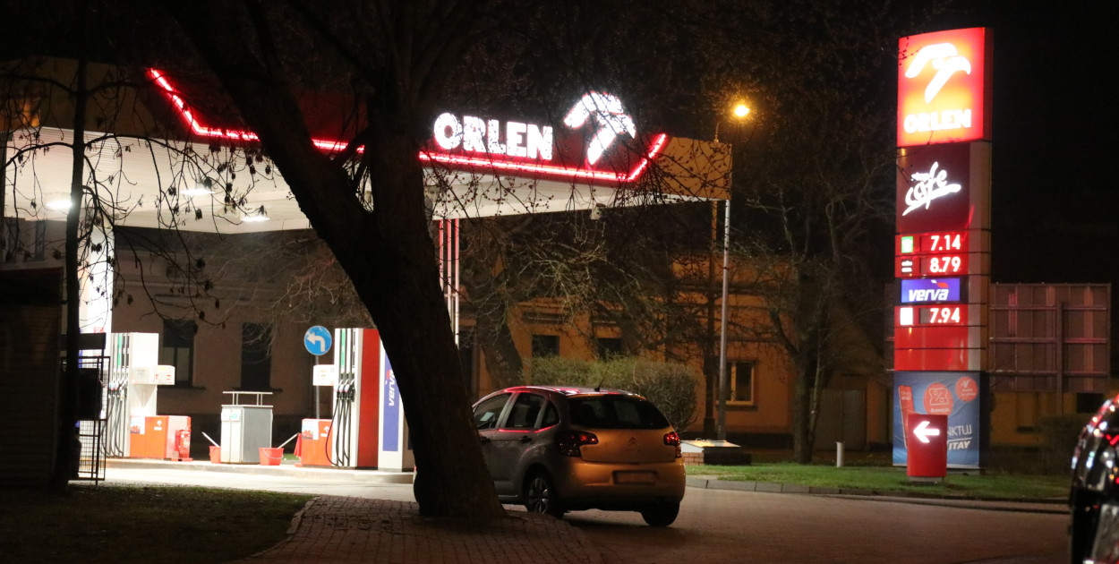 Tyle od jutra zapłacimy za paliwo. Czy ceny w naszym powiecie osiągną "sufit"?