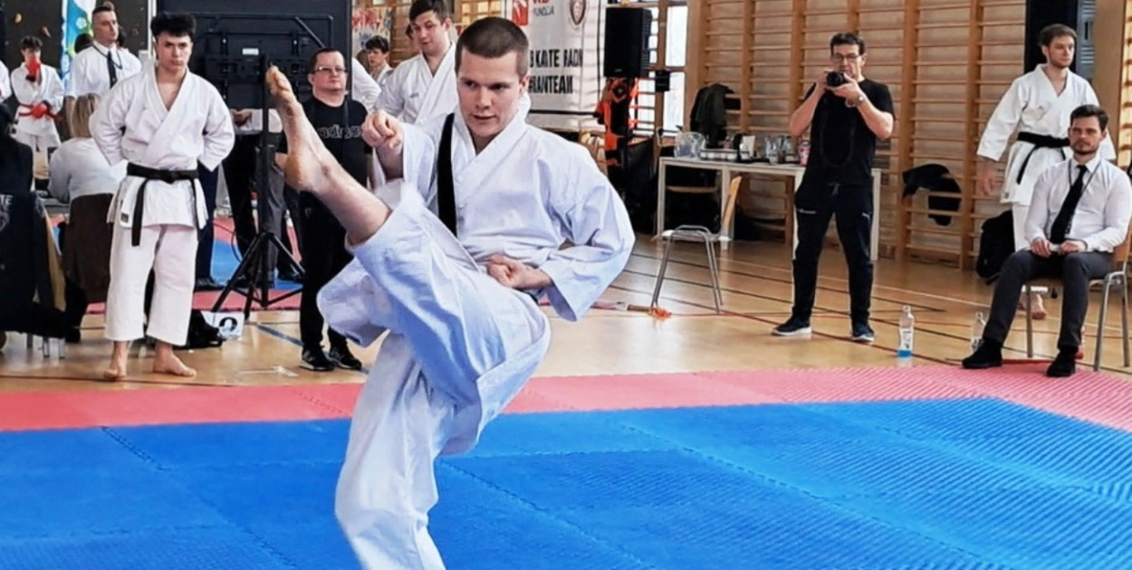 Siedem razy na podium! Wielki sukces młodych karateków TKKF Tęcza z Gostynia