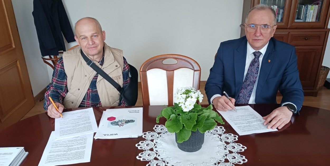 Umowy podpisane! Dwie decyzje, dwa miejsca i kolejny ruch w stronę zmiany...