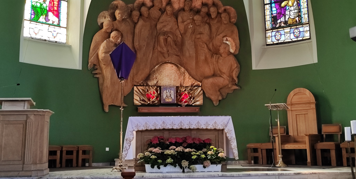 Wielki Piątek to nie tylko cisza i krzyż. Słowa proboszcza skłaniają do refleksji