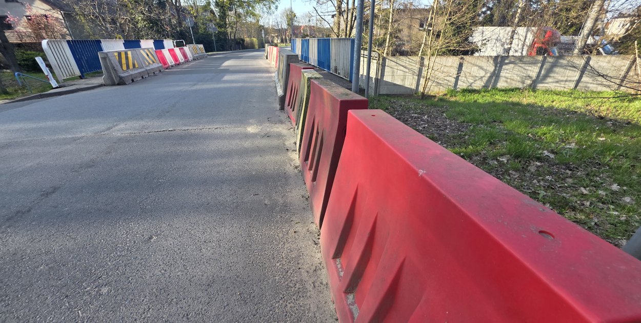 Blokady stoją, konkretów wciąż brak. Projekt okazał się dużym problemem...