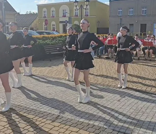 Koncert Orkiestra Dęta Miasta i Gminy Gostyń przy fontannie w Piaskach :) Nie zabrakło 